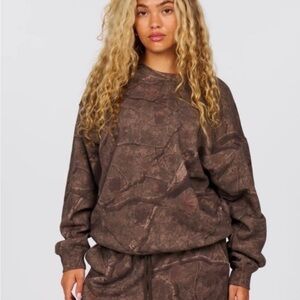 Crew neck rive camo dairy boy sweatshirt